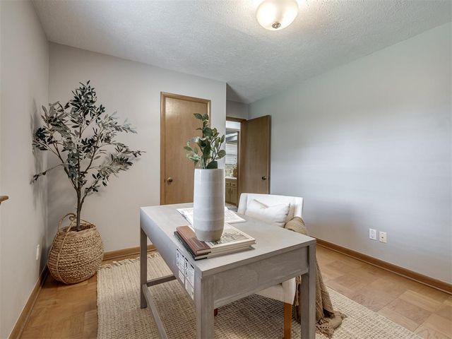 2717 Plymouth Lane, The Village, OK 73120