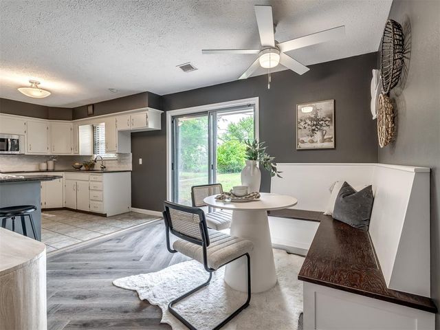2717 Plymouth Lane, The Village, OK 73120