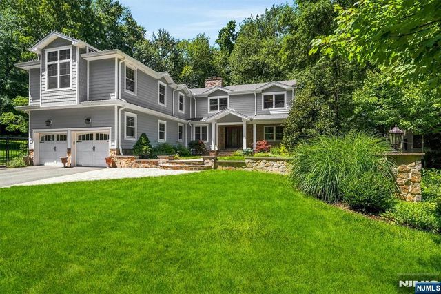210 Carmal Court, Wyckoff, NJ 07481