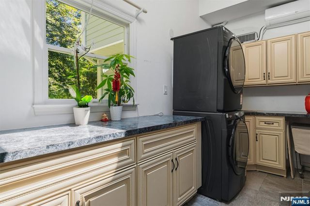 210 Carmal Court, Wyckoff, NJ 07481