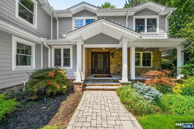 210 Carmal Court, Wyckoff, NJ 07481