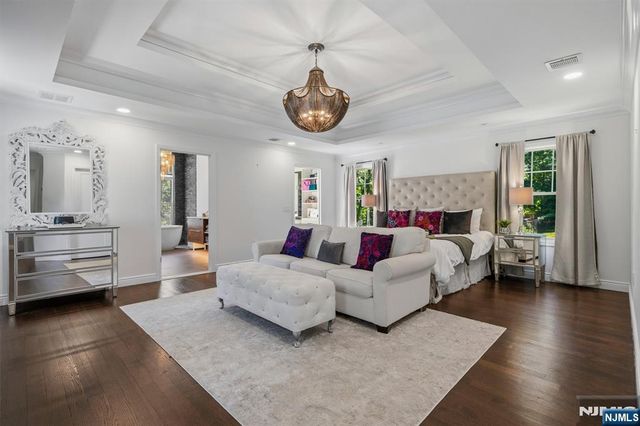 210 Carmal Court, Wyckoff, NJ 07481