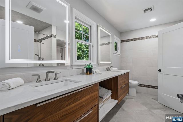 210 Carmal Court, Wyckoff, NJ 07481
