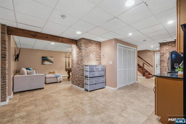210 Carmal Court, Wyckoff, NJ 07481