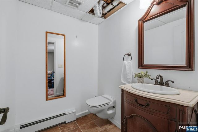 210 Carmal Court, Wyckoff, NJ 07481