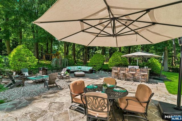 210 Carmal Court, Wyckoff, NJ 07481