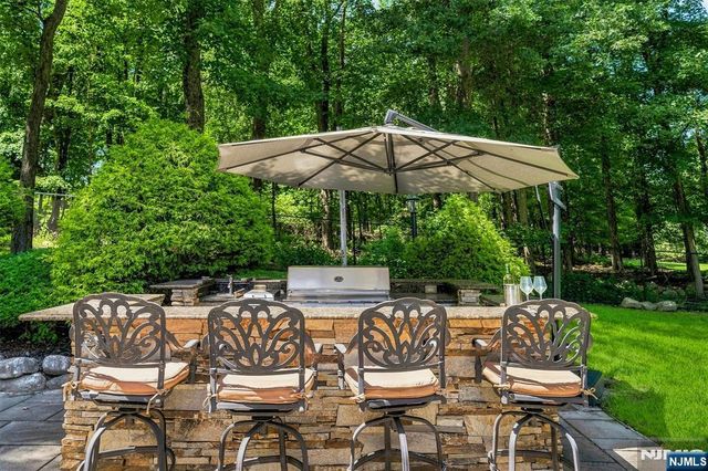 210 Carmal Court, Wyckoff, NJ 07481