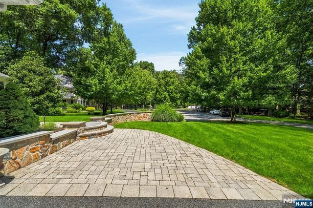 210 Carmal Court, Wyckoff, NJ 07481