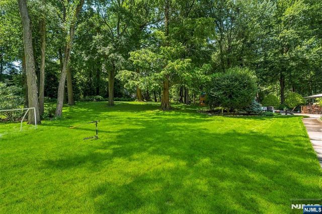 210 Carmal Court, Wyckoff, NJ 07481