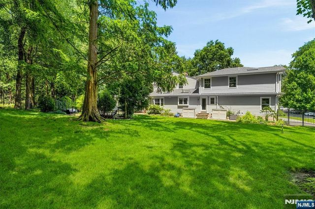 210 Carmal Court, Wyckoff, NJ 07481