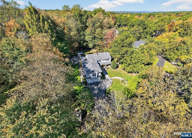 210 Carmal Court, Wyckoff, NJ 07481