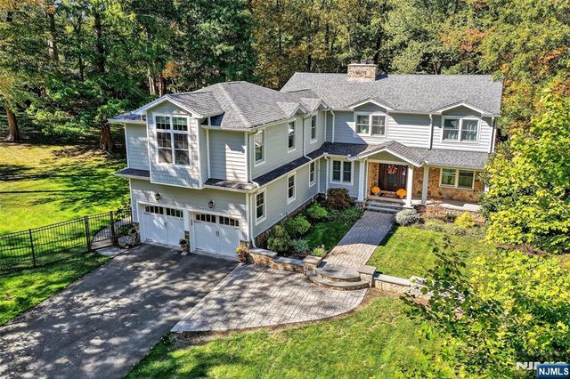 210 Carmal Court, Wyckoff, NJ 07481