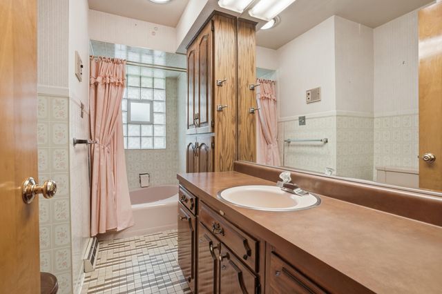 8505 5th Street, Highland, IN 46322