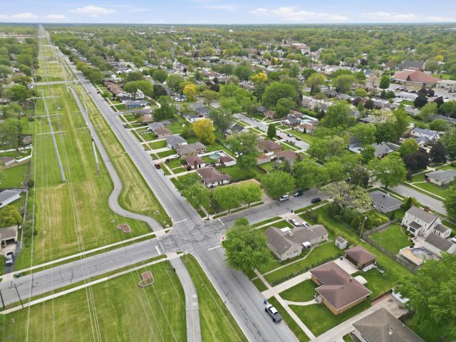 8505 5th Street, Highland, IN 46322