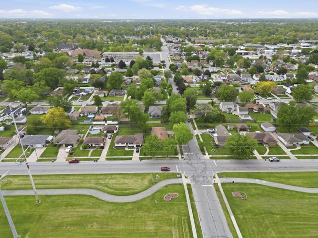 8505 5th Street, Highland, IN 46322