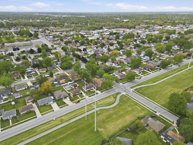 8505 5th Street, Highland, IN 46322