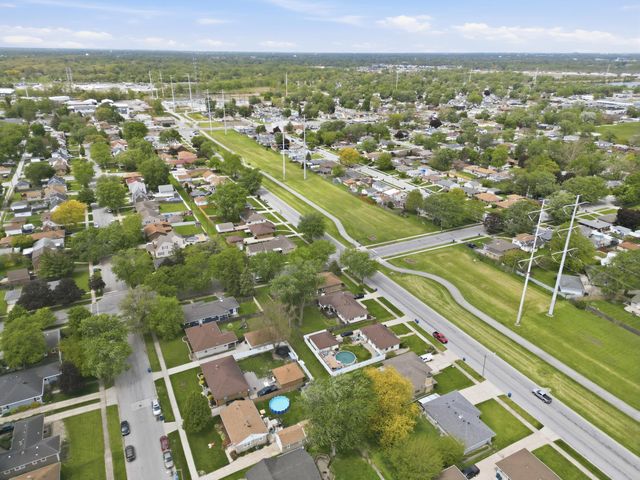 8505 5th Street, Highland, IN 46322
