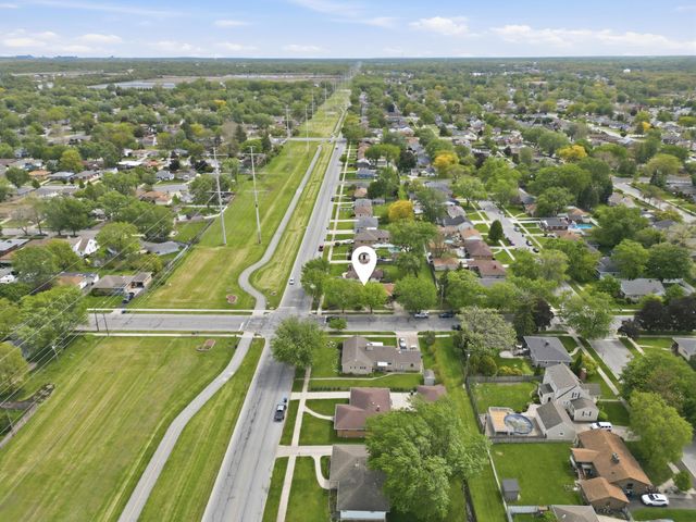 8505 5th Street, Highland, IN 46322