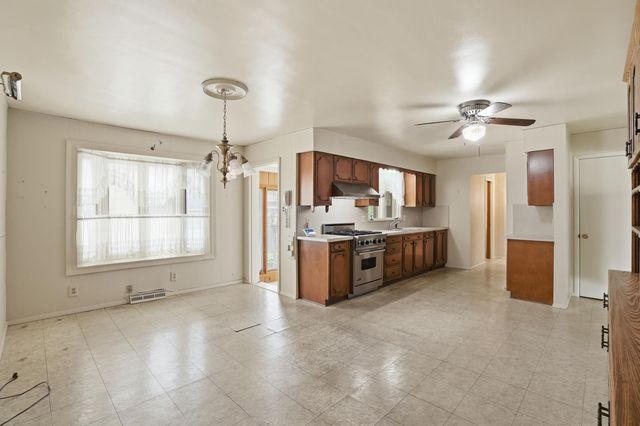 8505 5th Street, Highland, IN 46322