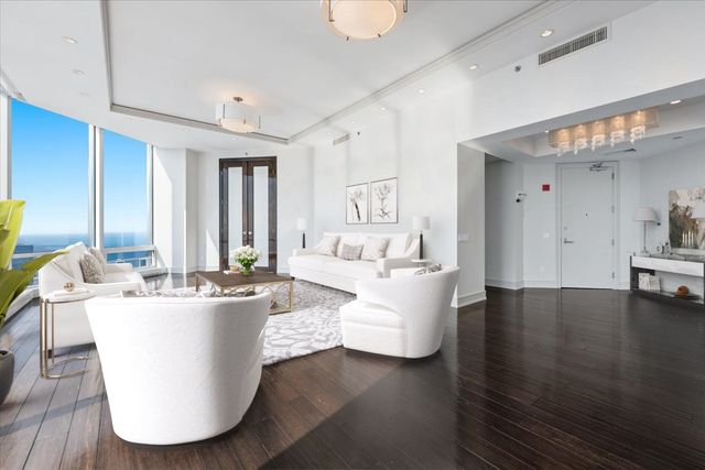 401 N Wabash Avenue 86B, Chicago, IL 60611