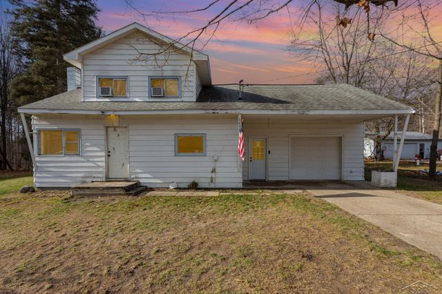 6852 S Main Street, Clam Union Twp, MI 49632