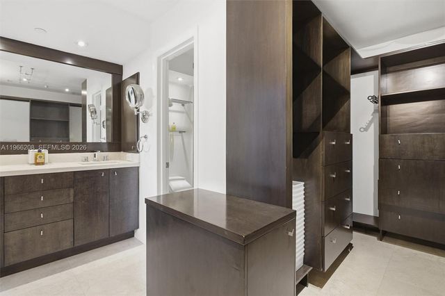 613 Ocean Dr 5D, Key Biscayne, FL 33149