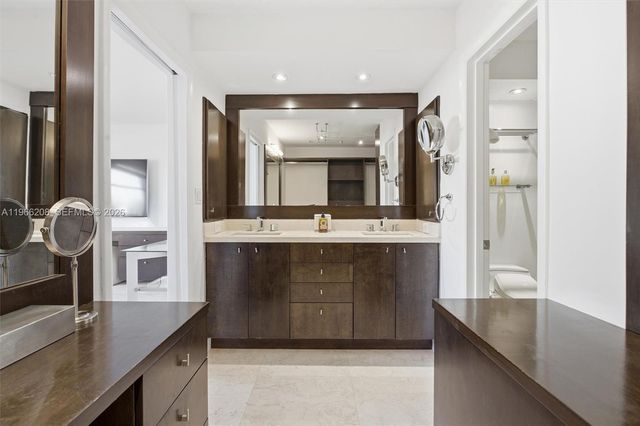 613 Ocean Dr 5D, Key Biscayne, FL 33149