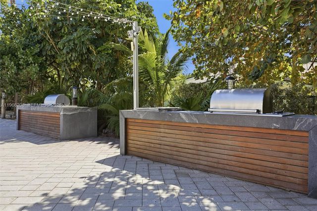 613 Ocean Dr 5D, Key Biscayne, FL 33149