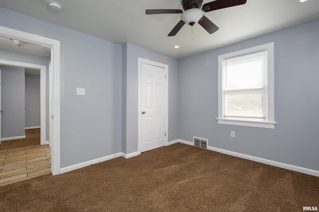 3712 33RD Street, Moline, IL 61265