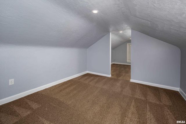 3712 33RD Street, Moline, IL 61265