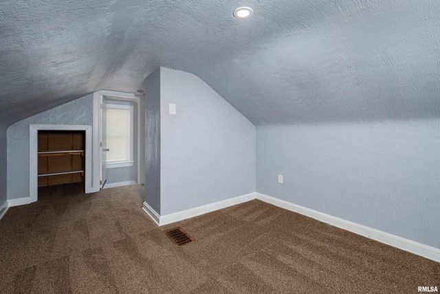 3712 33RD Street, Moline, IL 61265