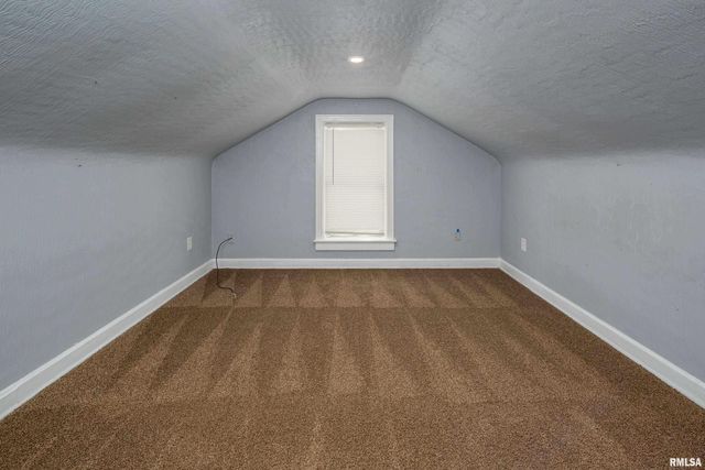 3712 33RD Street, Moline, IL 61265