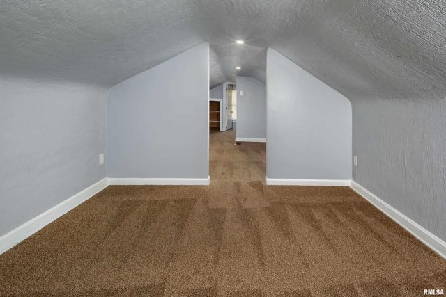 3712 33RD Street, Moline, IL 61265