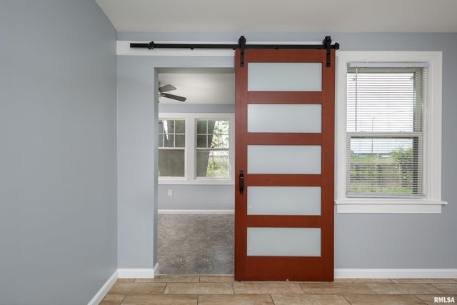 3712 33RD Street, Moline, IL 61265