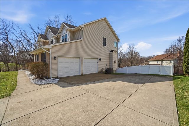 75 Triple Crown Circle, Springboro, OH 45066