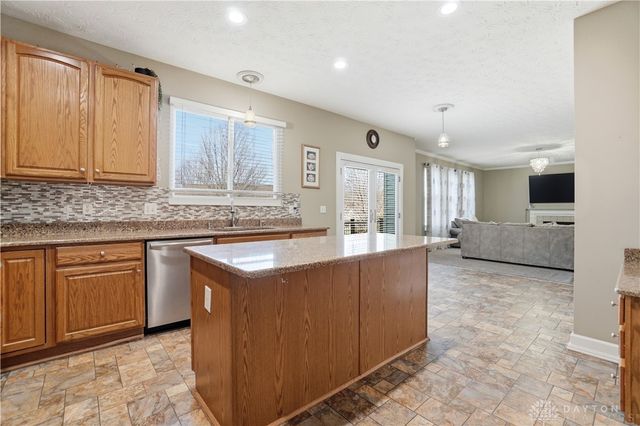 75 Triple Crown Circle, Springboro, OH 45066