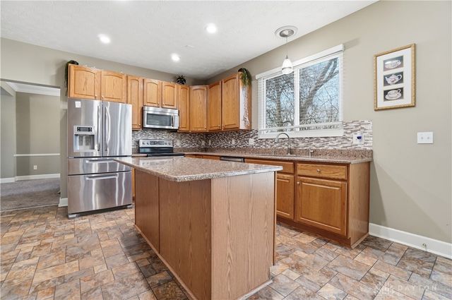 75 Triple Crown Circle, Springboro, OH 45066