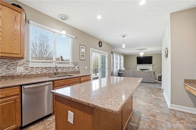 75 Triple Crown Circle, Springboro, OH 45066