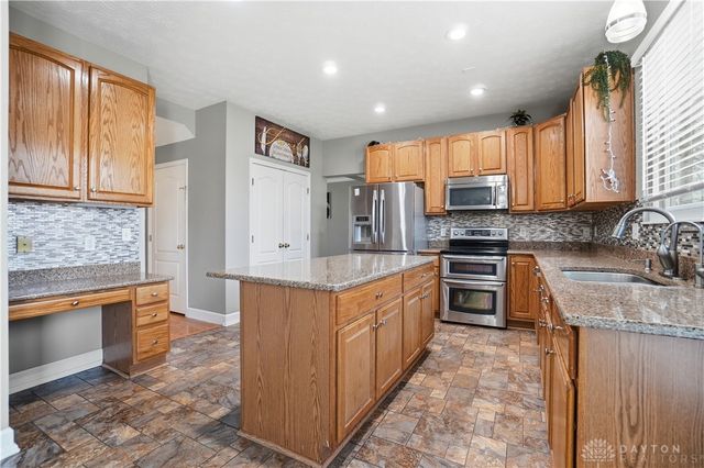 75 Triple Crown Circle, Springboro, OH 45066