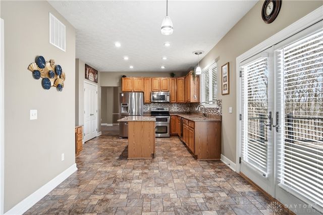 75 Triple Crown Circle, Springboro, OH 45066