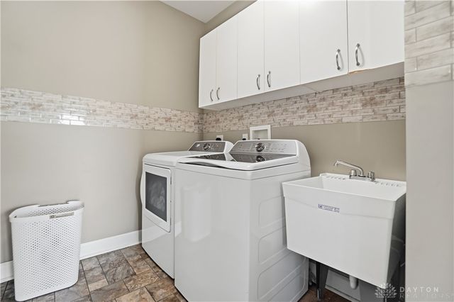 75 Triple Crown Circle, Springboro, OH 45066