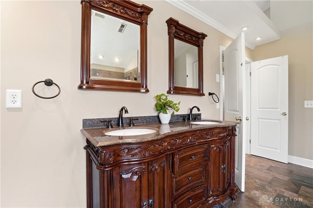 75 Triple Crown Circle, Springboro, OH 45066