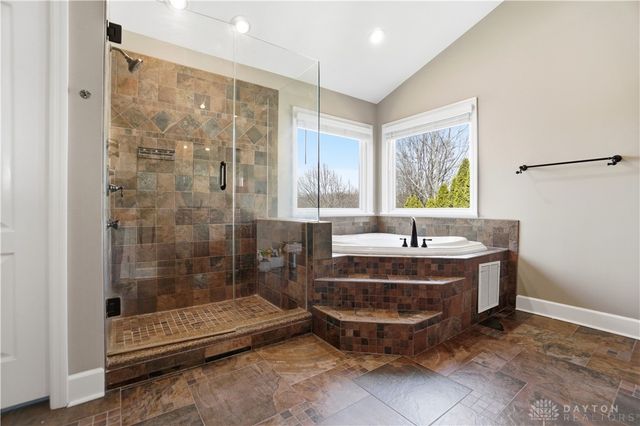 75 Triple Crown Circle, Springboro, OH 45066