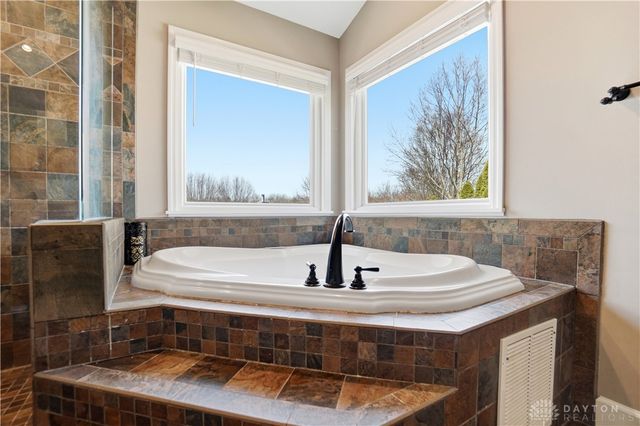 75 Triple Crown Circle, Springboro, OH 45066