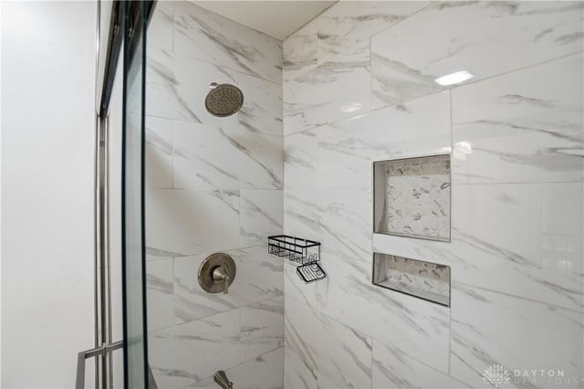 75 Triple Crown Circle, Springboro, OH 45066