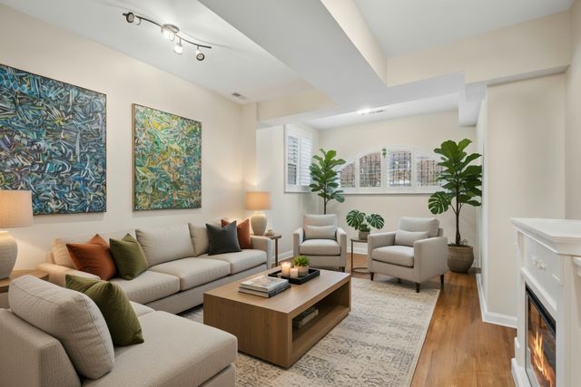 840 E 52nd Street 1E, Chicago, IL 60615