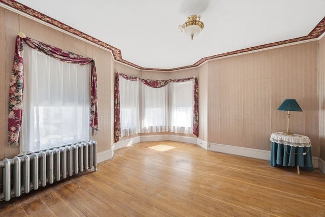 11 Hampshire St, Everett, MA 02149