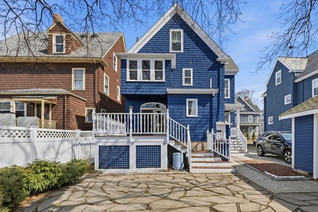 11 Hampshire St, Everett, MA 02149