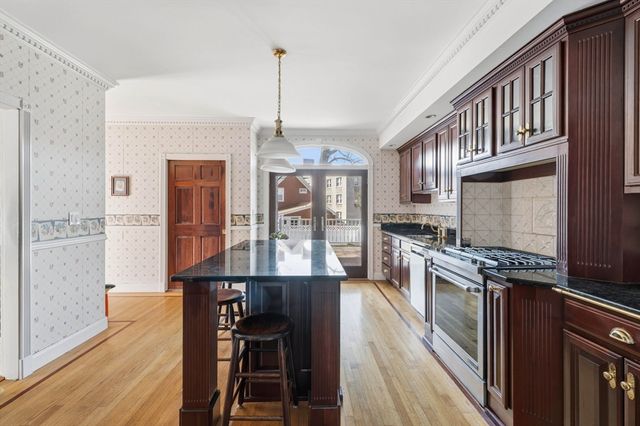 11 Hampshire St, Everett, MA 02149