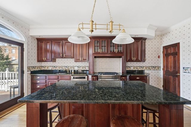 11 Hampshire St, Everett, MA 02149